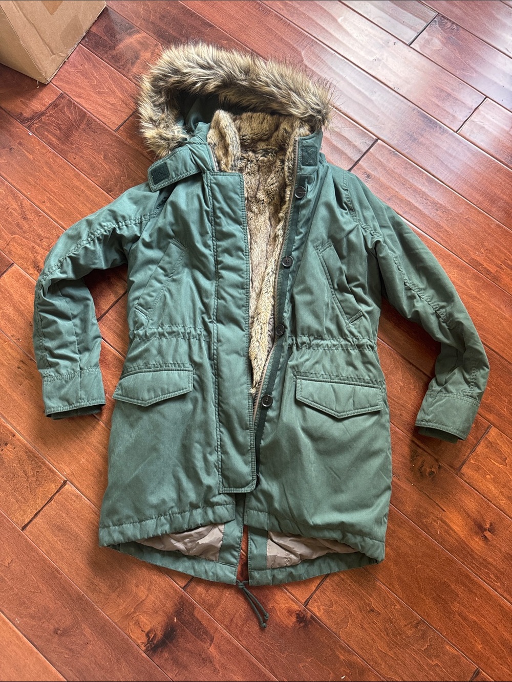 Abercrombie Green Faux-Fur Lined Parka w/detachable Fur Vest. Size M.
